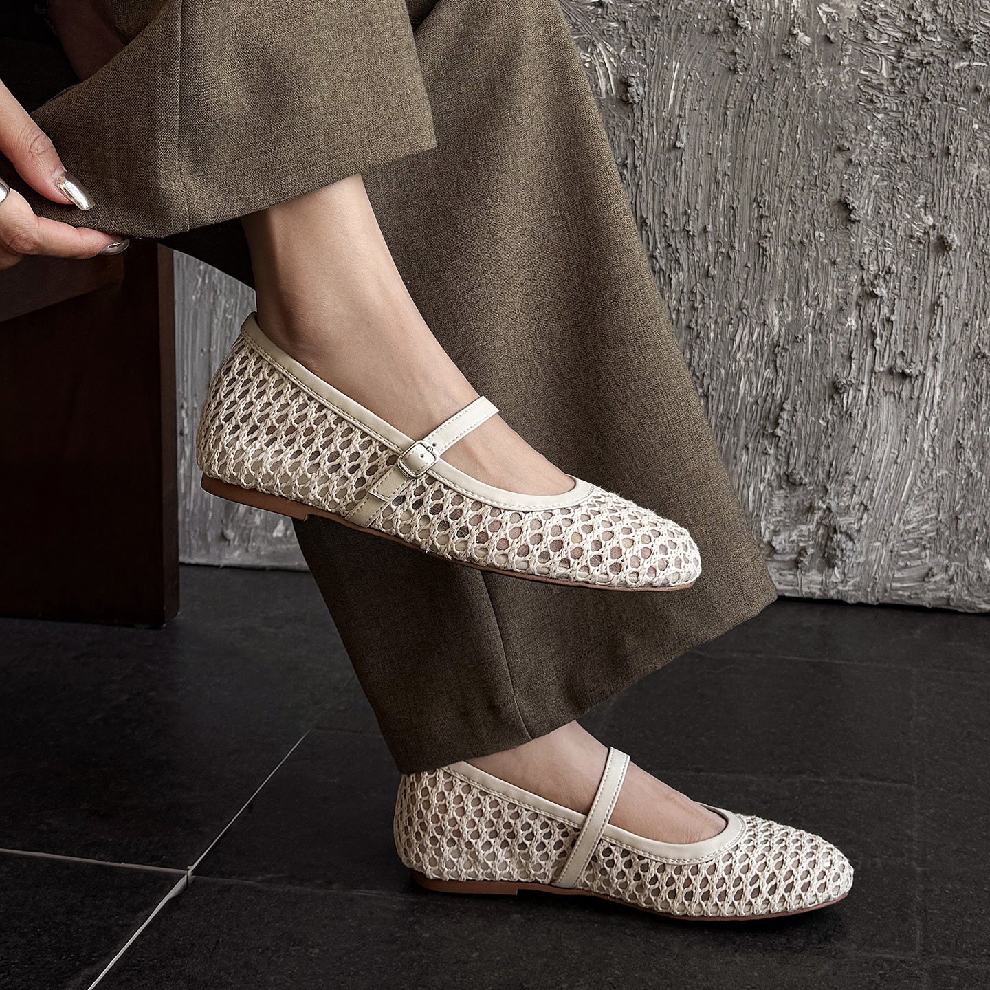 2026 Summer Vintage Woven Hollow Mesh Mary Jane Shoes Women's One-Strap Breathable Flat Flats Inner Height Increasing Sandals