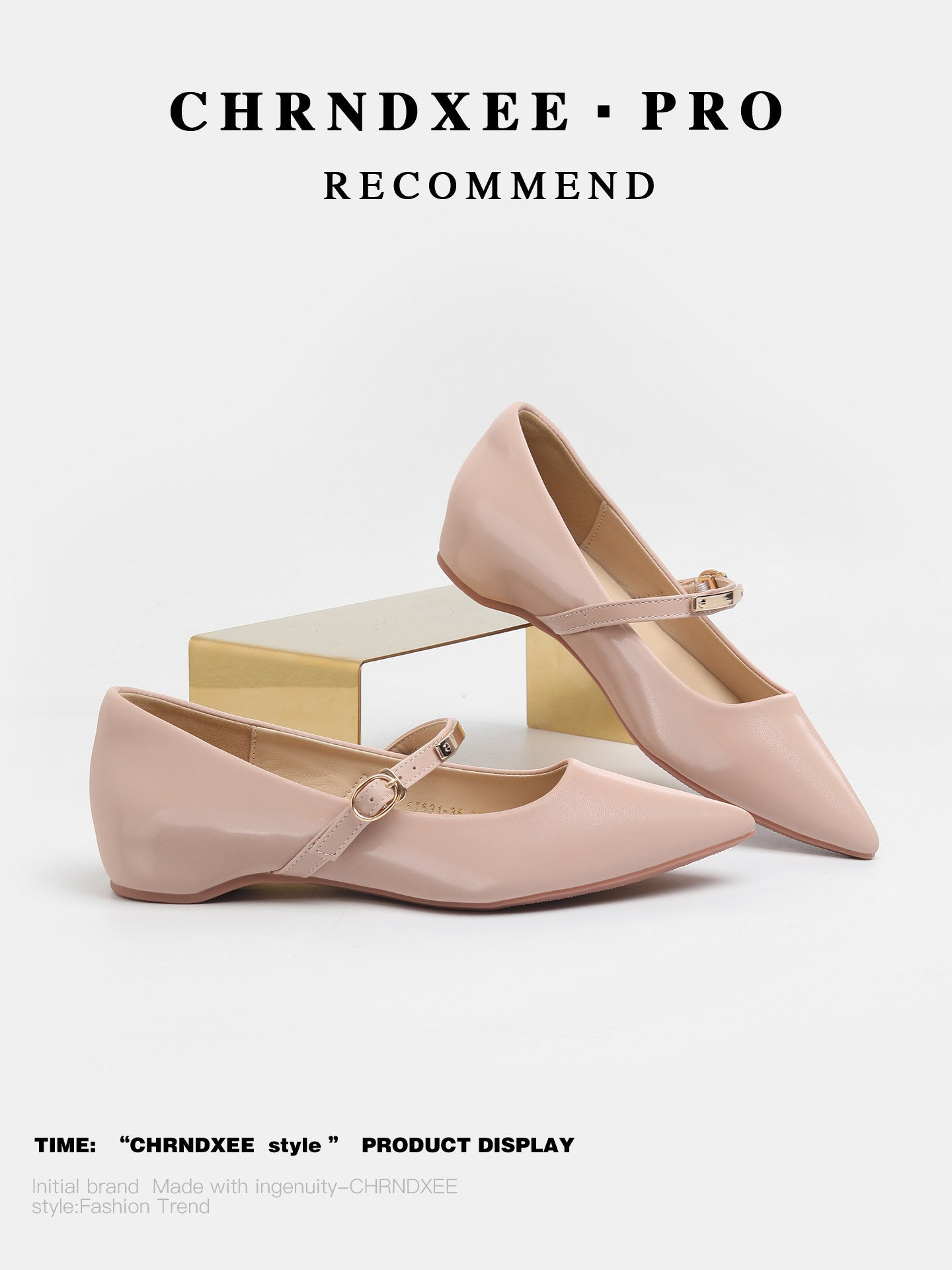 The first series is a fairy-style nude pointed shallow flat single, feminine temperament, with a one-line buckle and a heightened Mary Jane shoe